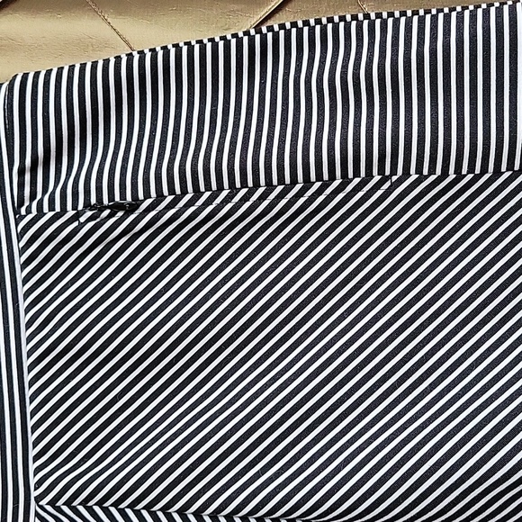 EUC- Talbots ‘T for Talbots BLACK & White Bias Stripe Skort’ - Picture 5 of 8